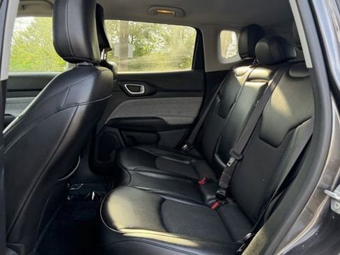 Used 2022 Jeep Compass Latitude image 30