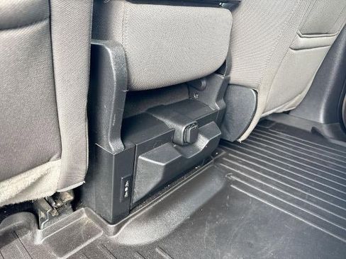 Used 2018 Ford F150 XLT w/ Equipment Group 302A Luxury AWD/4WD image 21