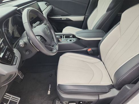 Used 2024 Lexus TX 500h AWD w/ Technology Package image 18