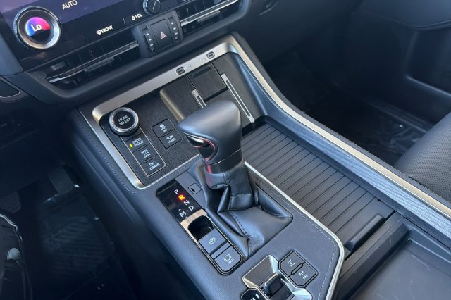 Used 2025 Lexus GX 550 AWD/4WD image 25