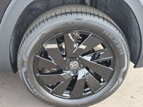 New 2026 Volkswagen Atlas SE image 29