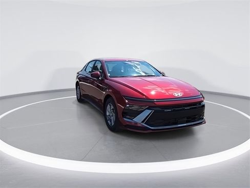 Certified 2025 Hyundai Sonata SE image 3