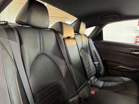 Used 2021 Toyota Avalon XSE image 28