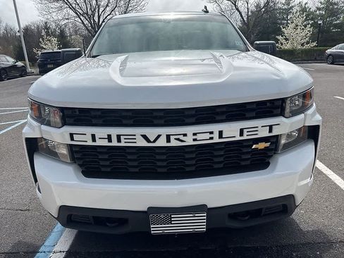 Used 2021 Chevrolet Silverado 1500 Custom image 2