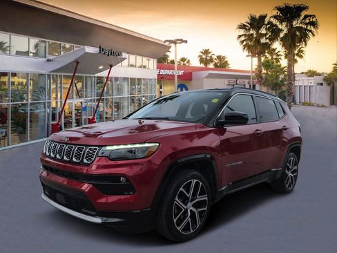 Certified 2024 Jeep Compass Limited w/ Elite Group AWD/4WD image 7