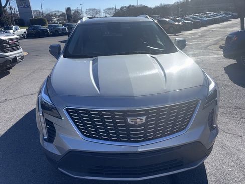Used 2023 Cadillac XT4 Premium Luxury image 3