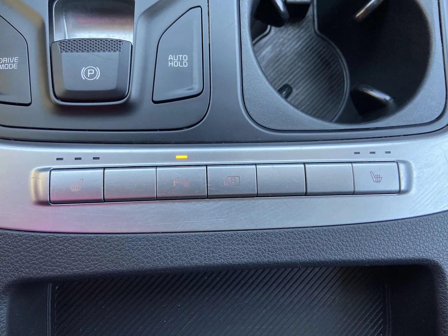 Used 2025 Kia Carnival FWD image 23
