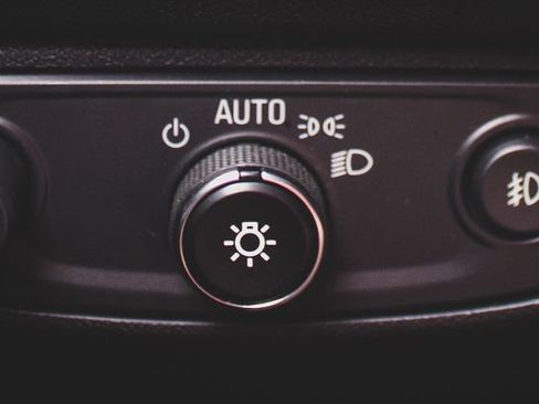 Used 2021 Chevrolet Equinox LT FWD image 6