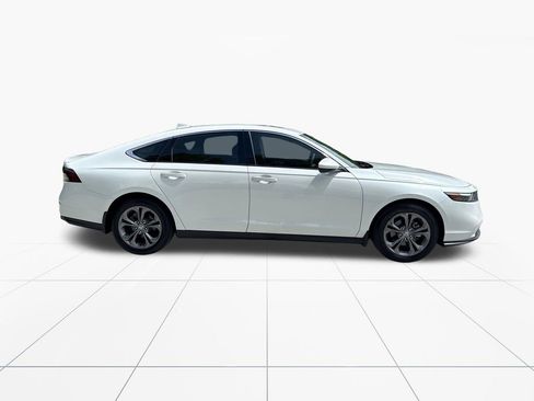 Used 2024 Honda Accord EX image 10