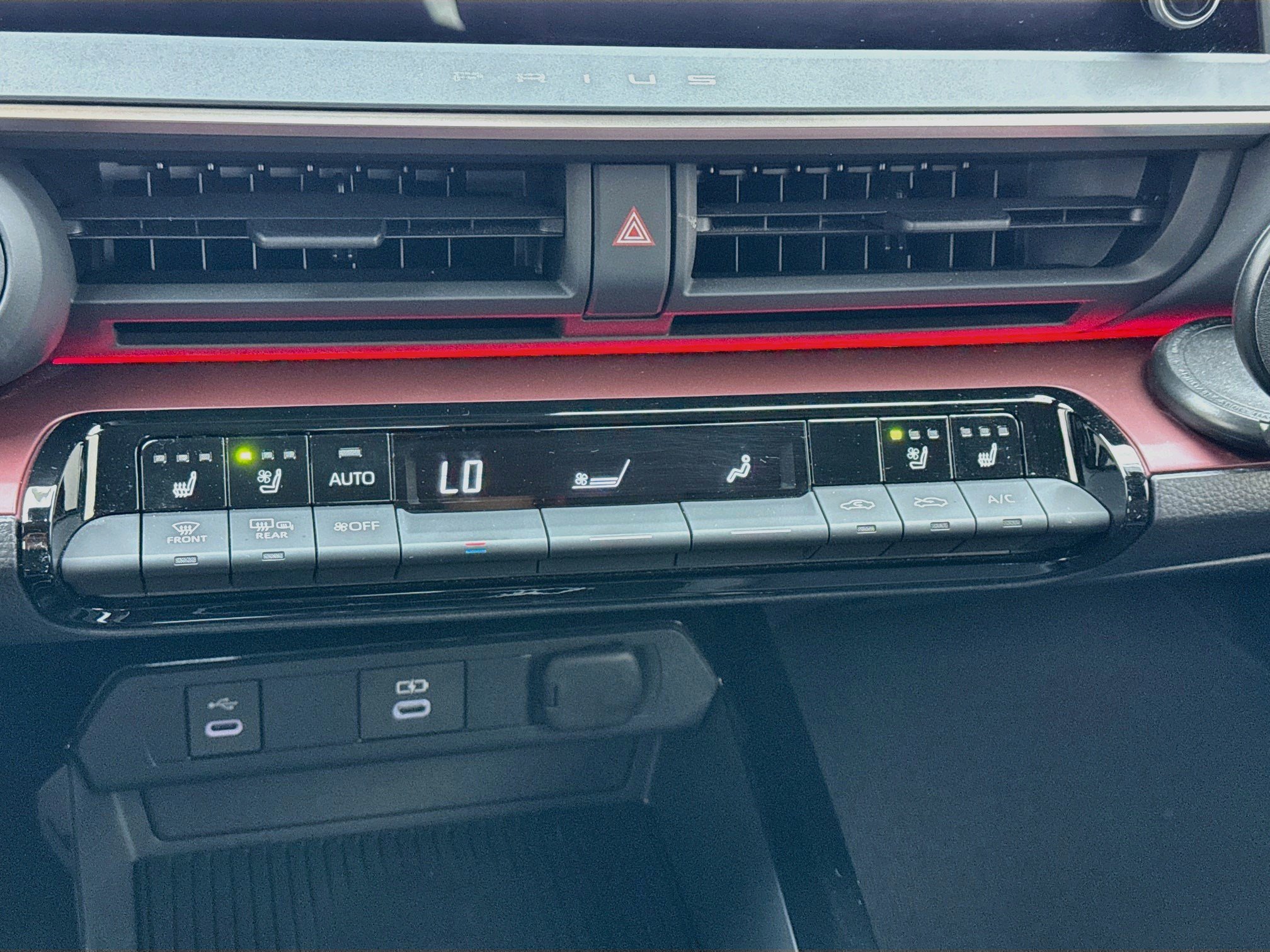 Used 2024 Toyota Prius Prime Premium w/ Advanced Technology Package FWD image 12