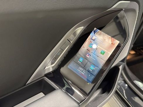 Used 2025 BMW 740i xDrive image 52