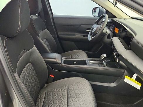 Used 2025 Nissan Kicks SV AWD/4WD image 22