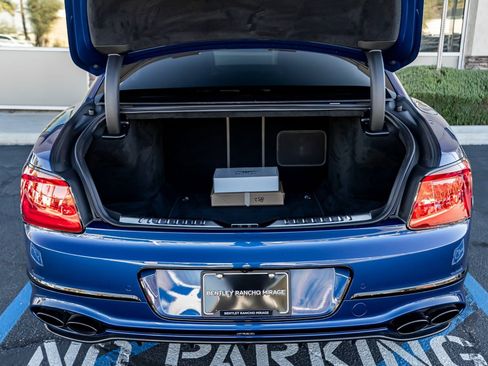 Certified 2023 Bentley Flying Spur V8 image 27