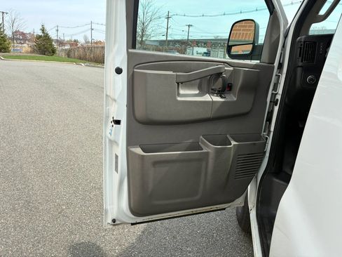Used 2019 Chevrolet Express 2500 w/ Driver Convenience Package RWD image 10