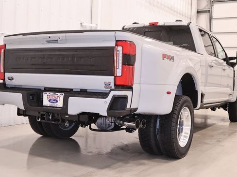 New 2026 Ford F450 Platinum w/ FX4 Off-Road Package image 8