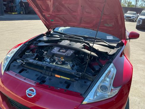 Used 2014 Nissan 370Z Coupe w/ Sport Package image 19