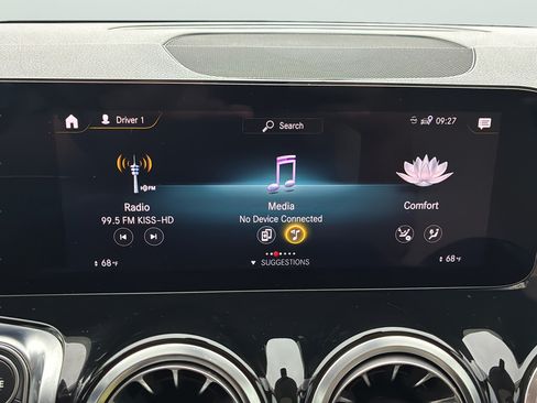 Used 2023 Mercedes-Benz GLB 250 image 20