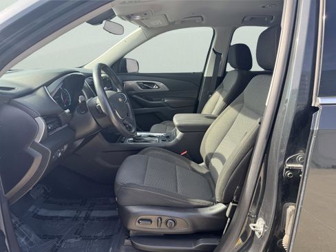 Used 2020 Chevrolet Traverse LT image 10