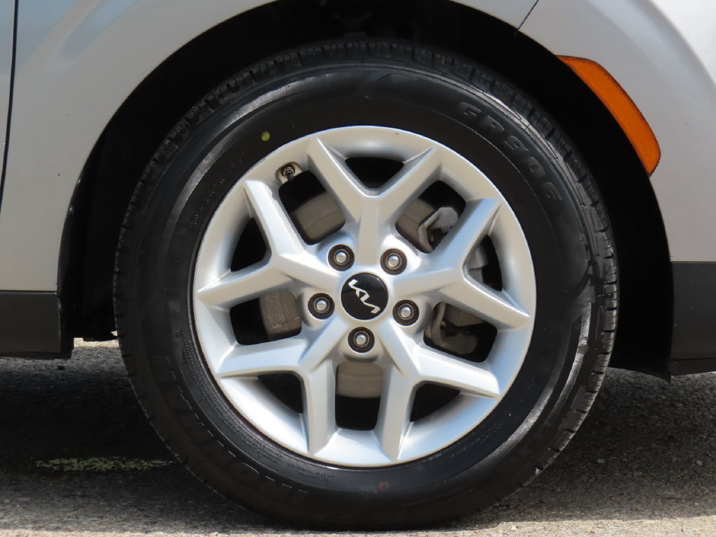 Used 2024 Kia Soul LX w/ Option Group 015 FWD image 11