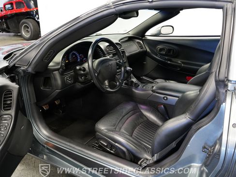 Used 2003 Chevrolet Corvette Coupe w/ Preferred Equipment Group RWD image 4