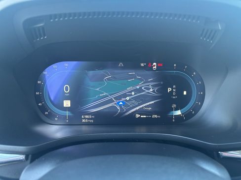 Used 2025 Volvo XC60 B5 Plus image 22