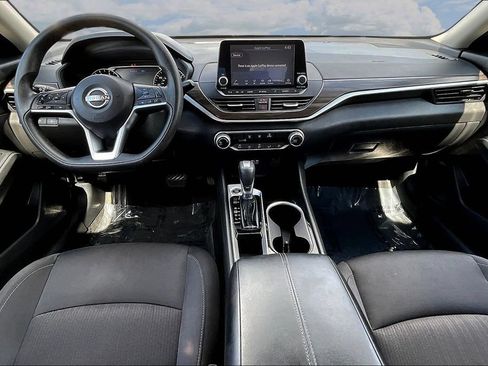 Used 2024 Nissan Altima 2.5 SV FWD image 9