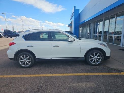 Used 2017 INFINITI QX50 Journey w/ Premium Package image 2