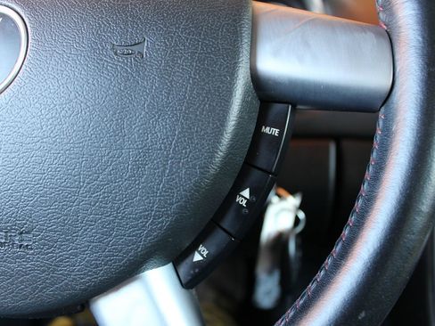 Used 2006 Pontiac GTO image 16