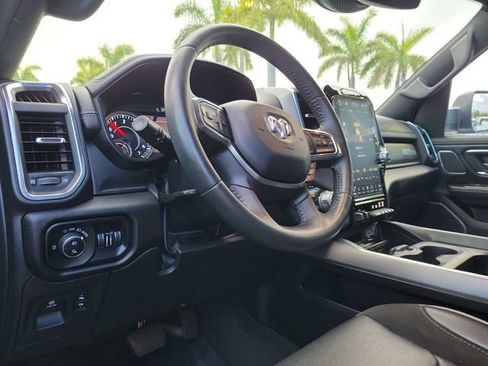 Used 2024 RAM 1500 Laramie AWD/4WD image 11