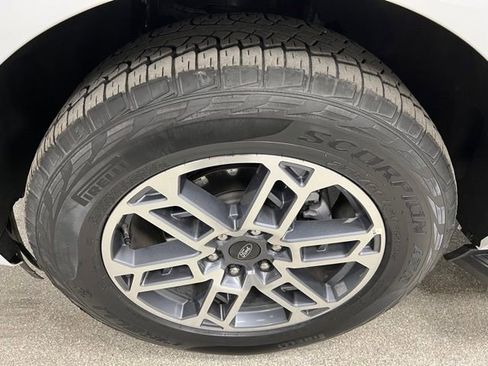 Used 2025 Ford Expedition Active AWD/4WD image 15
