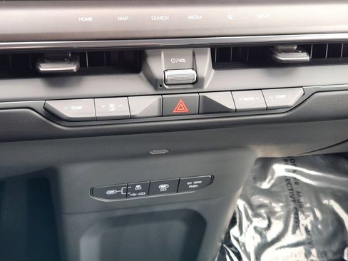 Certified 2024 Kia EV9 Land AWD/4WD image 29