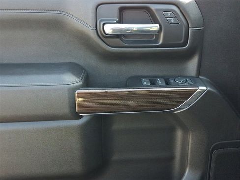 Used 2022 Chevrolet Silverado 1500 RST image 13