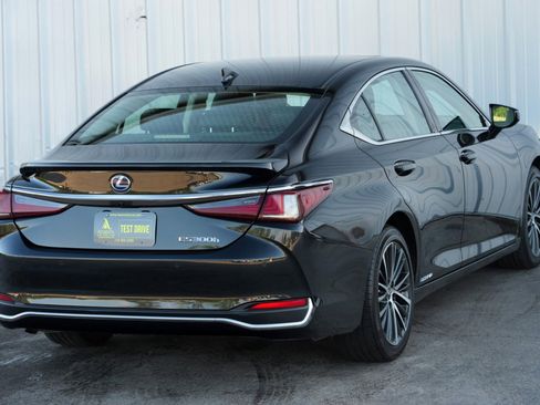Used 2022 Lexus ES 300h w/ Premium Package image 53