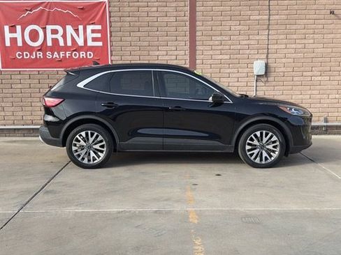 Used 2022 Ford Escape Titanium w/ Class II Trailer Tow Package AWD/4WD image 7