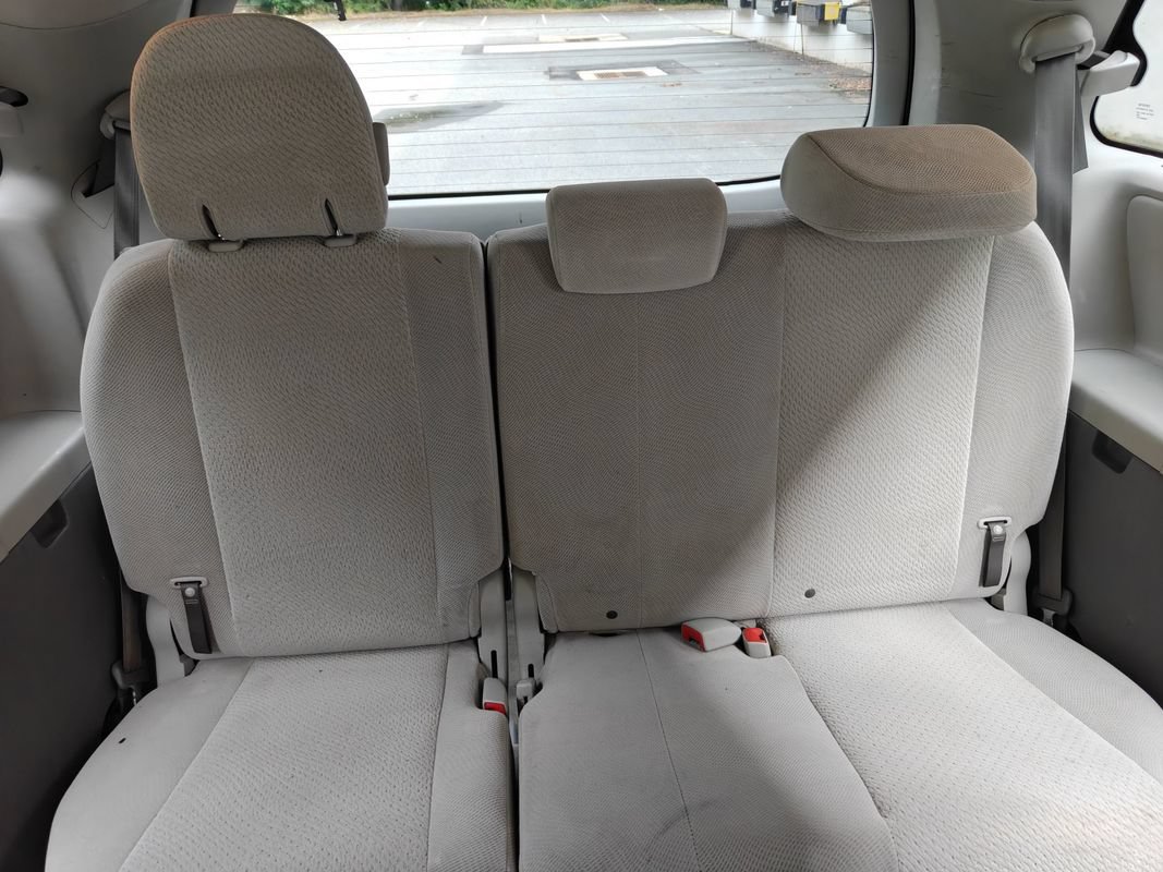 Used 2011 Toyota Sienna LE FWD image 24