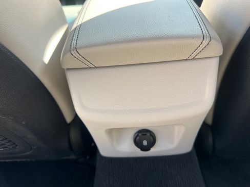 Used 2019 Genesis G70 2.0T Sport image 26