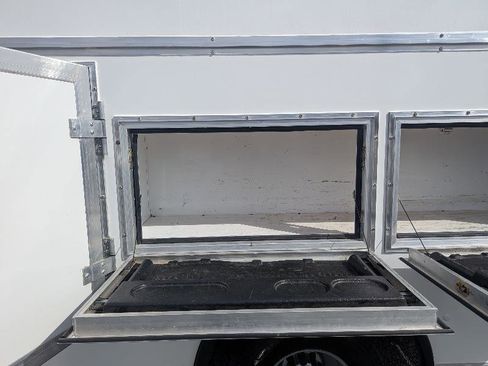 Used 2022 GMC Savana 3500 w/ Power Convenience Package image 6