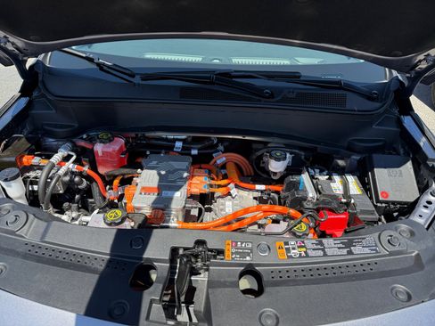 Used 2023 Chevrolet Bolt EUV LT w/ Driver Confidence Package FWD image 16