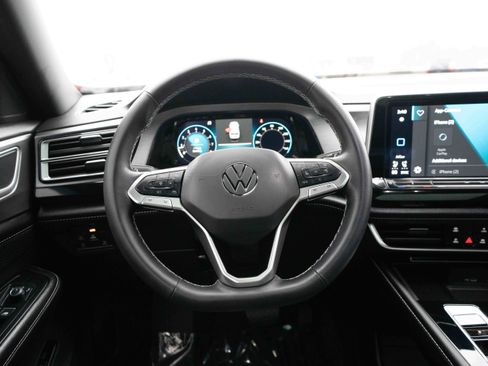 Used 2024 Volkswagen Atlas Cross Sport SE image 21