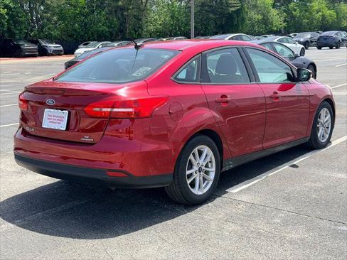 Used 2016 Ford Focus SE FWD image 4
