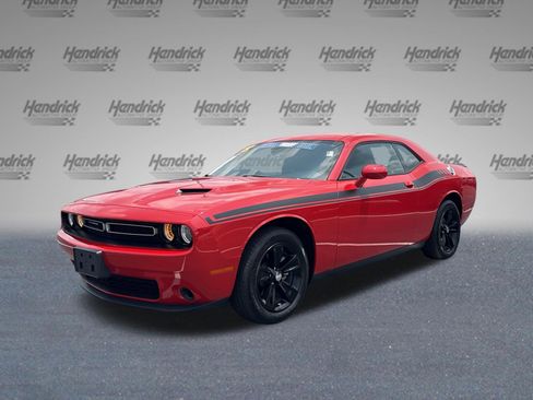 Used 2023 Dodge Challenger SXT RWD image 4
