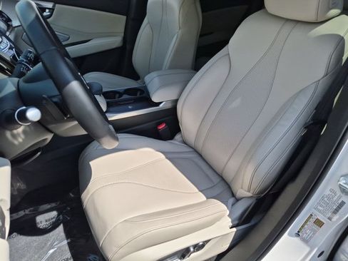 Used 2025 Acura RDX SH-AWD w/ Technology Package image 16