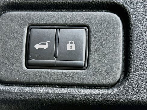 Used 2025 Nissan Pathfinder SV AWD/4WD image 30