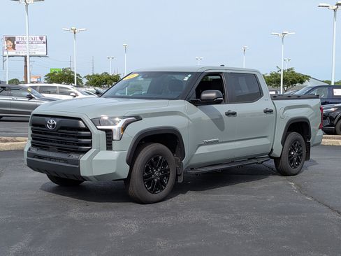 Used 2026 Toyota Tundra SR5 w/ SR5 Convenience Package AWD/4WD image 4