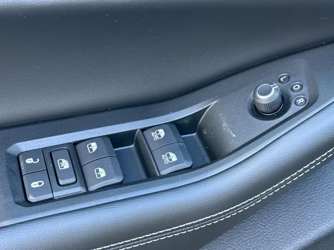 New 2026 Jeep Grand Cherokee Altitude AWD/4WD image 13