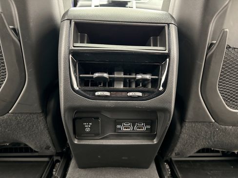 Used 2023 Jeep Grand Cherokee Altitude AWD/4WD image 20