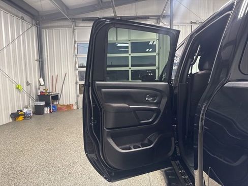 Used 2021 Nissan Titan PRO-4X w/ Pro-4x Convenience Package image 17