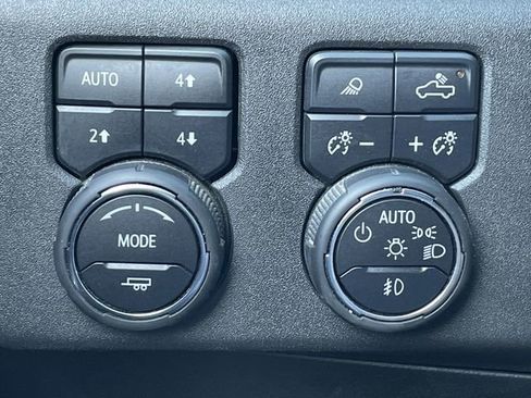 Used 2023 Chevrolet Silverado 1500 LTZ AWD/4WD image 23