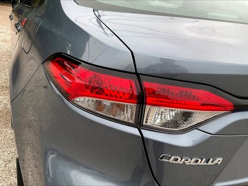 Used 2025 Toyota Corolla LE FWD image 28
