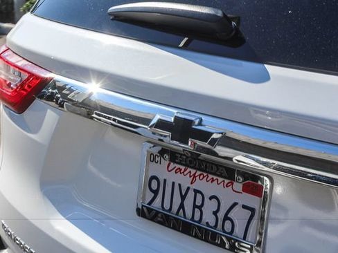 Used 2020 Chevrolet Traverse LT FWD image 9
